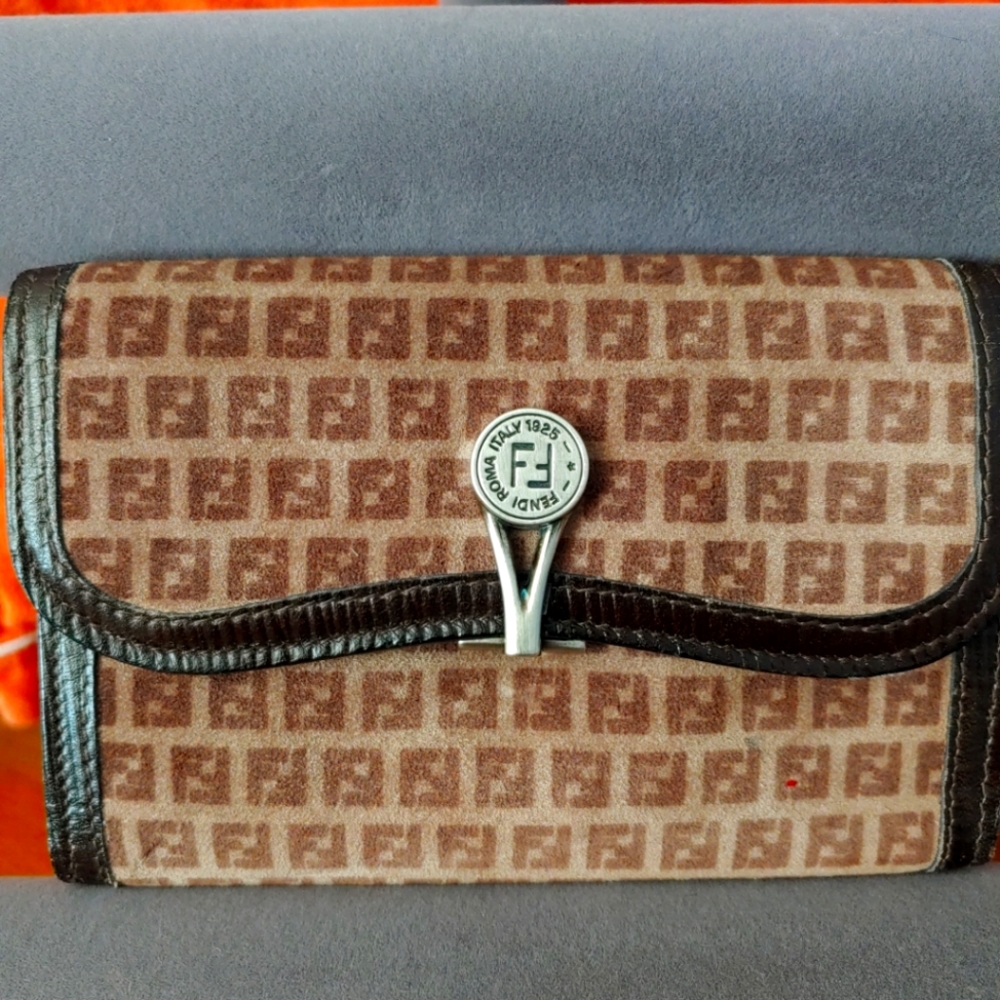 FENDI FF WALLET. EUC